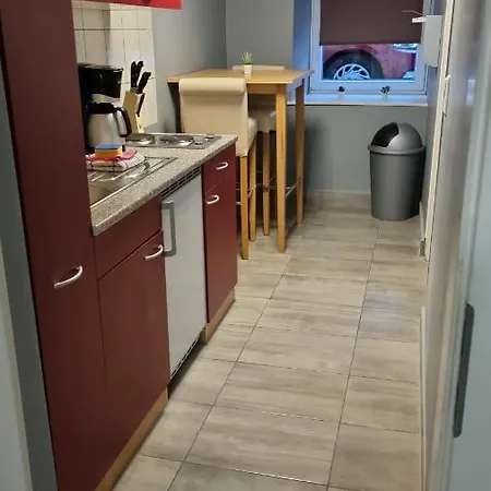 Apartament 4 *