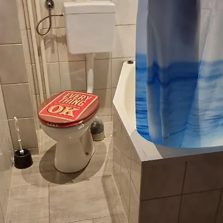 Apartament 4 *